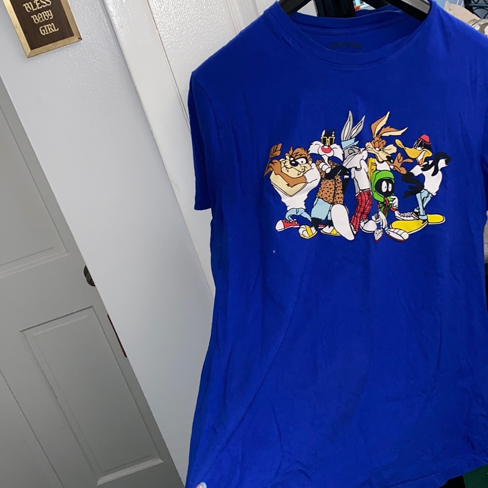 blue looney toons graphic tee